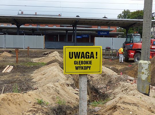 Kopią tunel pod torami kolejowymi 26611
