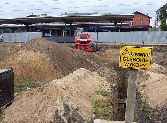 Kopią tunel pod torami kolejowymi 26612