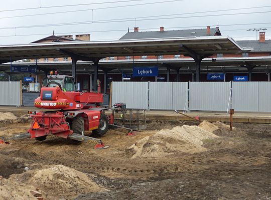 Kopią tunel pod torami kolejowymi 26615