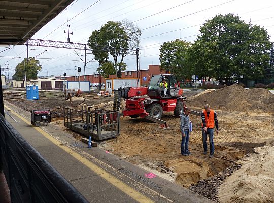 Kopią tunel pod torami kolejowymi 26620