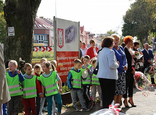 Dzień Sybiraka. Kwiaty i znicze pod Pomnikiem 26713