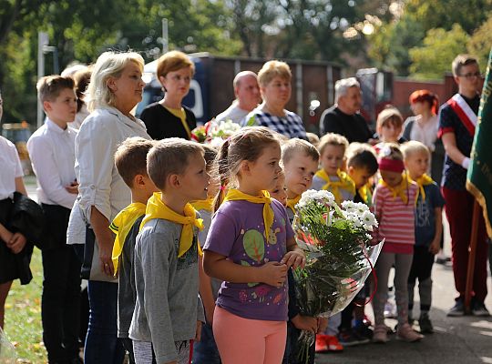 Dzień Sybiraka. Kwiaty i znicze pod Pomnikiem 26722