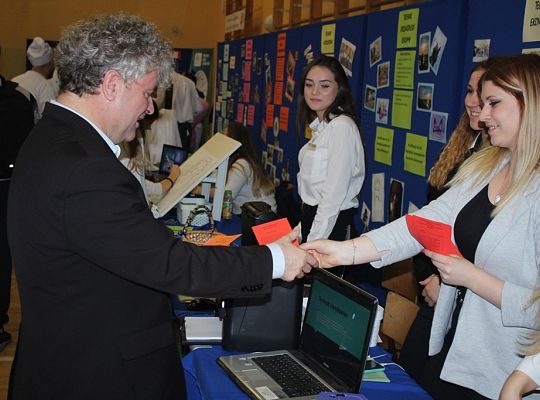 Powiatowe Targi Edukacyjne w PCE 27270
