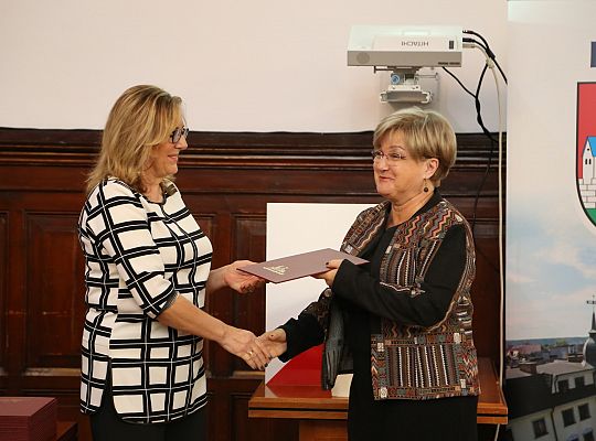 I sesja Rady Miejskiej – Burmistrz i Radni złożyli 27814