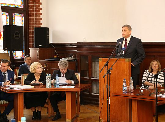 I sesja Rady Miejskiej – Burmistrz i Radni złożyli 27826