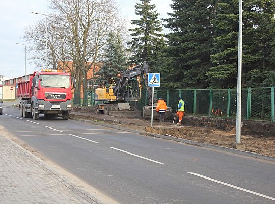 Przy Żeromskiego powstaje parking na 49 pojazdów 27877