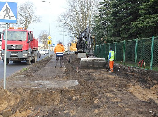 Przy Żeromskiego powstaje parking na 49 pojazdów 27880