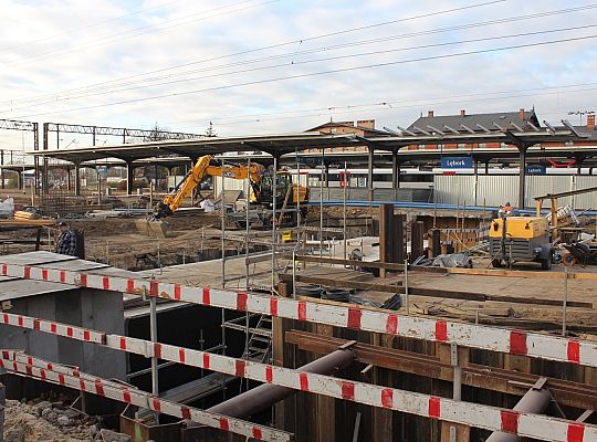 Przy Żeromskiego powstaje parking na 49 pojazdów 27883