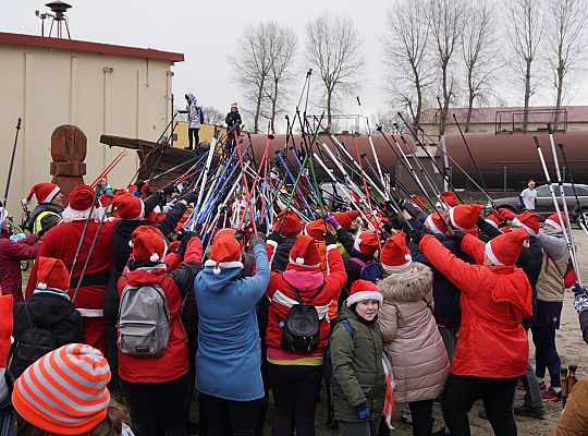 Mikołaje maszerowały z kijkami 28033