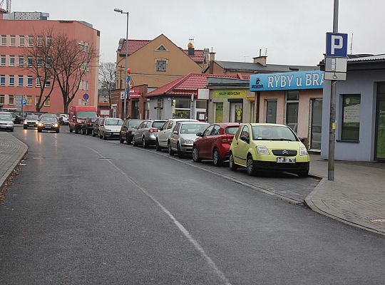 Koniec remontu na Węgrzynowicza. Nowe parkingi i 28054