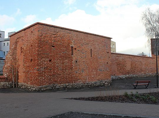 Skwer przy Przymurnej. Zabawa i wypoczynek 28077