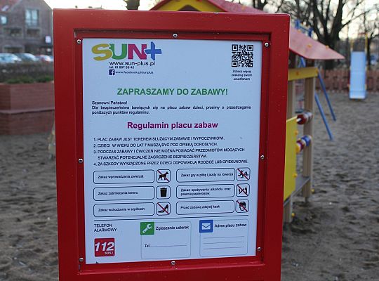 Skwer przy Przymurnej. Zabawa i wypoczynek 28087