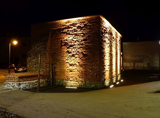 Skwer przy Przymurnej. Zabawa i wypoczynek 28098