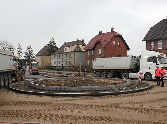 Węzeł Przesiadkowy w budowie. Walce drogowe na 28139