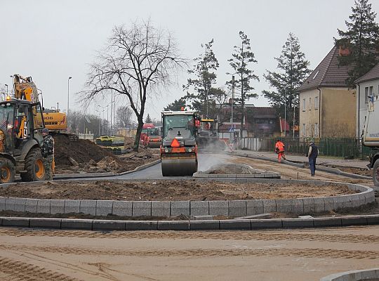 Węzeł Przesiadkowy w budowie. Walce drogowe na 28141