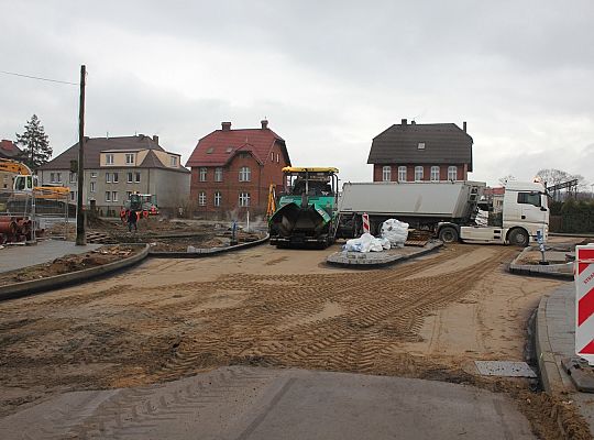 Węzeł Przesiadkowy w budowie. Walce drogowe na 28145