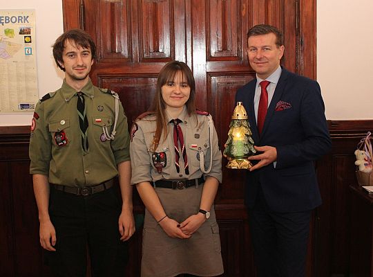 Betlejemskie Światło Pokoju w ratuszu 28251