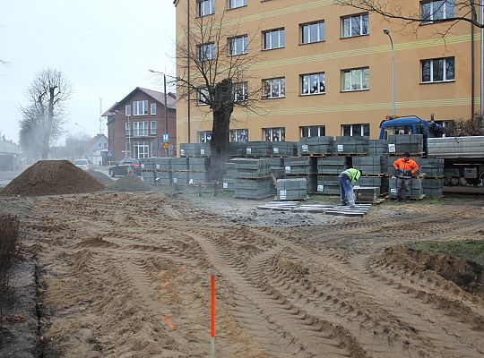 Akcja rewitalizacja na placu Piastowskim 28416