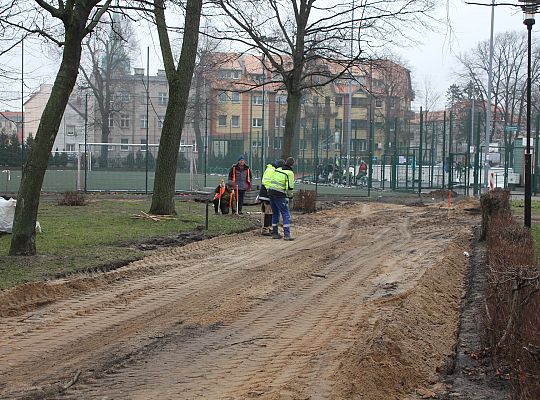 Akcja rewitalizacja na placu Piastowskim 28417