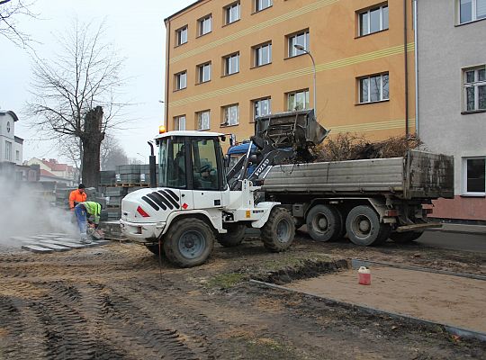 Akcja rewitalizacja na placu Piastowskim 28418