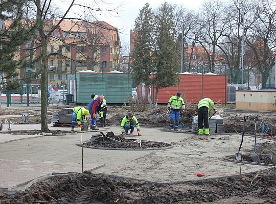Budowa rolkowiska i terenu rekreacyjnego na placu 28881