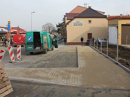 Nowe miejsca postojowe przy Węgrzynowicza 28955