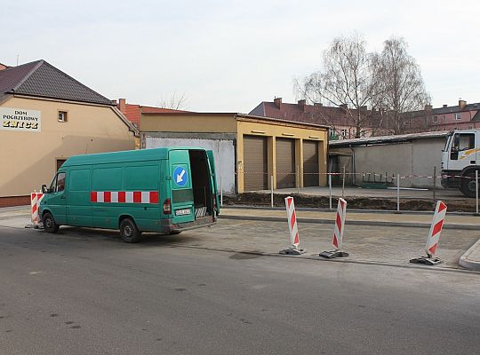 Nowe miejsca postojowe przy Węgrzynowicza 28954