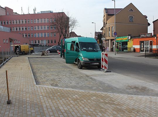 Nowe miejsca postojowe przy Węgrzynowicza 28956