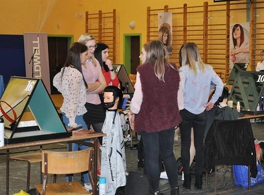 Rywalizowali w 49. Konkursie Fryzjerskim 29095