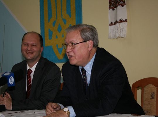 Konsul Ukrainy otrzymał lewinka  981