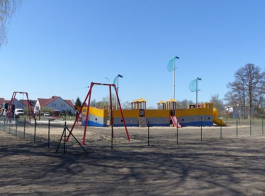 Plac zabaw przy Komuny Paryskiej otwarty! 30052