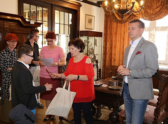 Popisali się wiedzą o zamkach gotyckich 30211