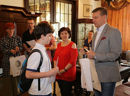 Popisali się wiedzą o zamkach gotyckich 30213