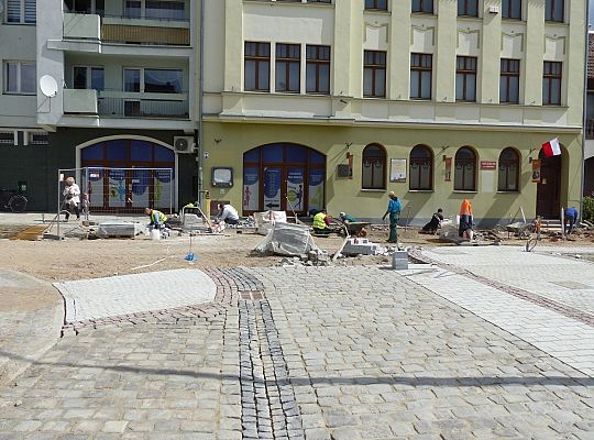 Długosza z nowym brukiem, czas na Młynarską 30412