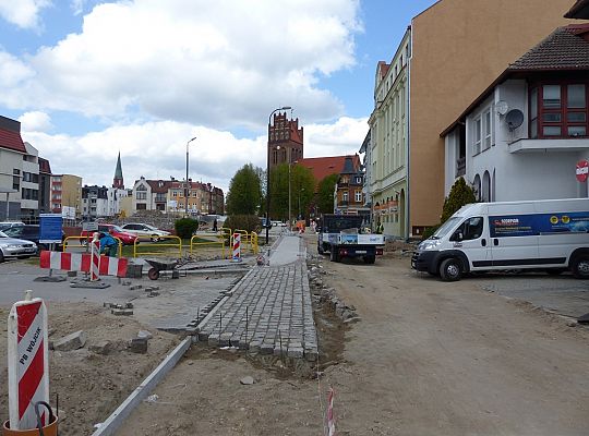 Długosza z nowym brukiem, czas na Młynarską 30420