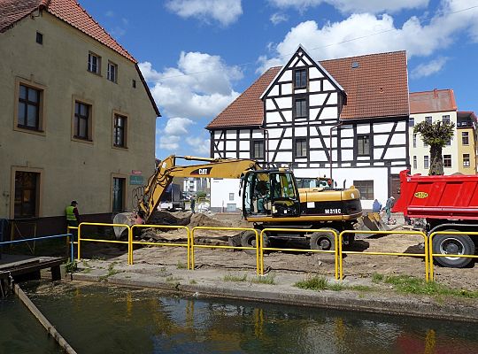 Długosza i Gdańska otwarte. Wykopy na Przyzamcze 30518