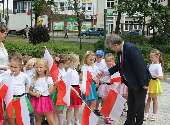 Skwer Orła Białego z biało-czerwoną flagą 31156