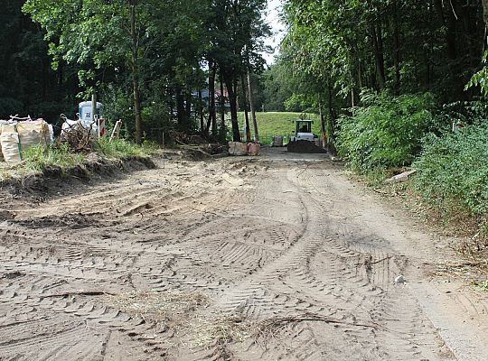 Ulica z parkingiem do wieży w Parku Chrobrego 31577