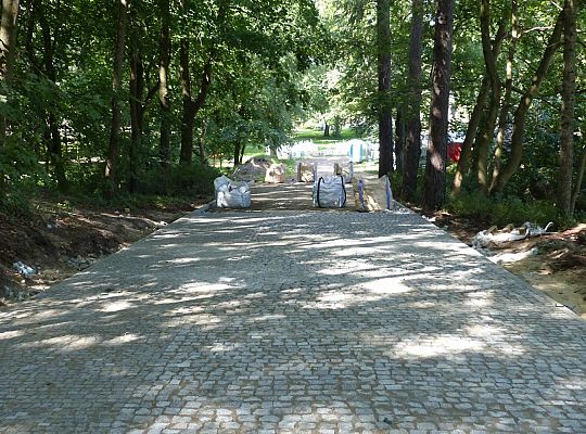 Piękna na półmetku 32356