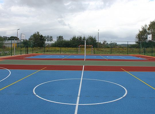 Otwarcie boiska przy Powiatowym Centrum 32693