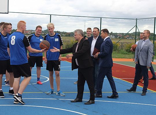 Otwarcie boiska przy Powiatowym Centrum 32680