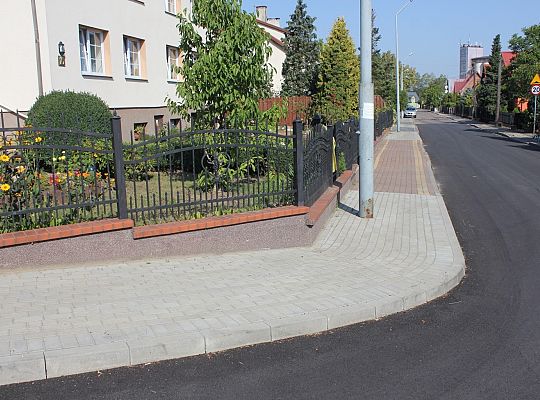 Nowy asfalt na Pionierów, Małoszyckiej, Kolonii i 32704