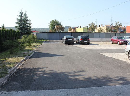Nowy asfalt na Pionierów, Małoszyckiej, Kolonii i 32710