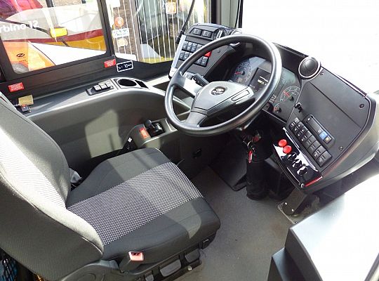 Nowe Solarisy w komplecie. Prezentacja autobusów w 32953