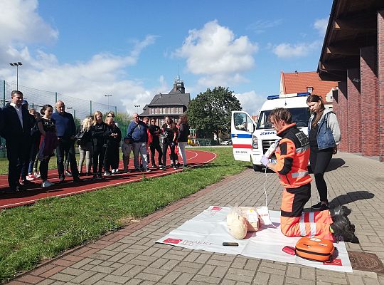 Zawody z pierwszej pomocy i pokaz użycia 32973