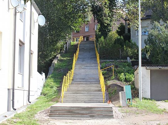 Remont schodów przy Wita Stwosza 33013