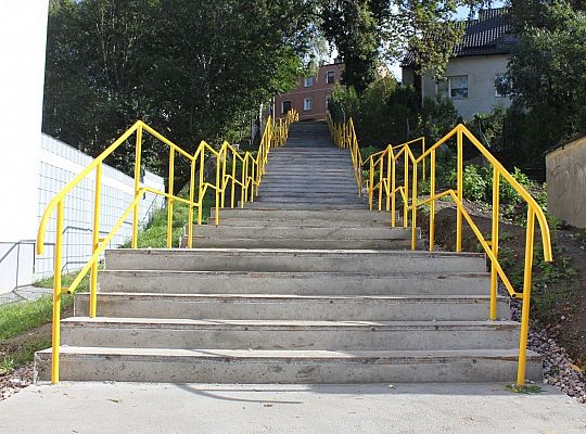 Remont schodów przy Wita Stwosza 33014
