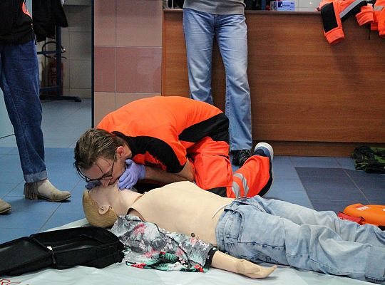 Defibrylator AED przekazany na Pływalnię „RAFA” 33086