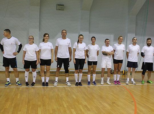 II Turniej Piłki Siatkowej Pracowników 33119