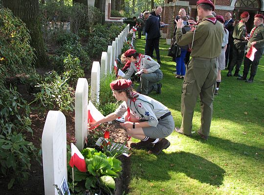 Harcerze z Lęborka na 75. rocznicy Operacji Market 33236